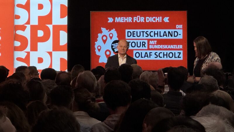 Olaf Scholz im Dialog mit Bürger:innen in Regensburg